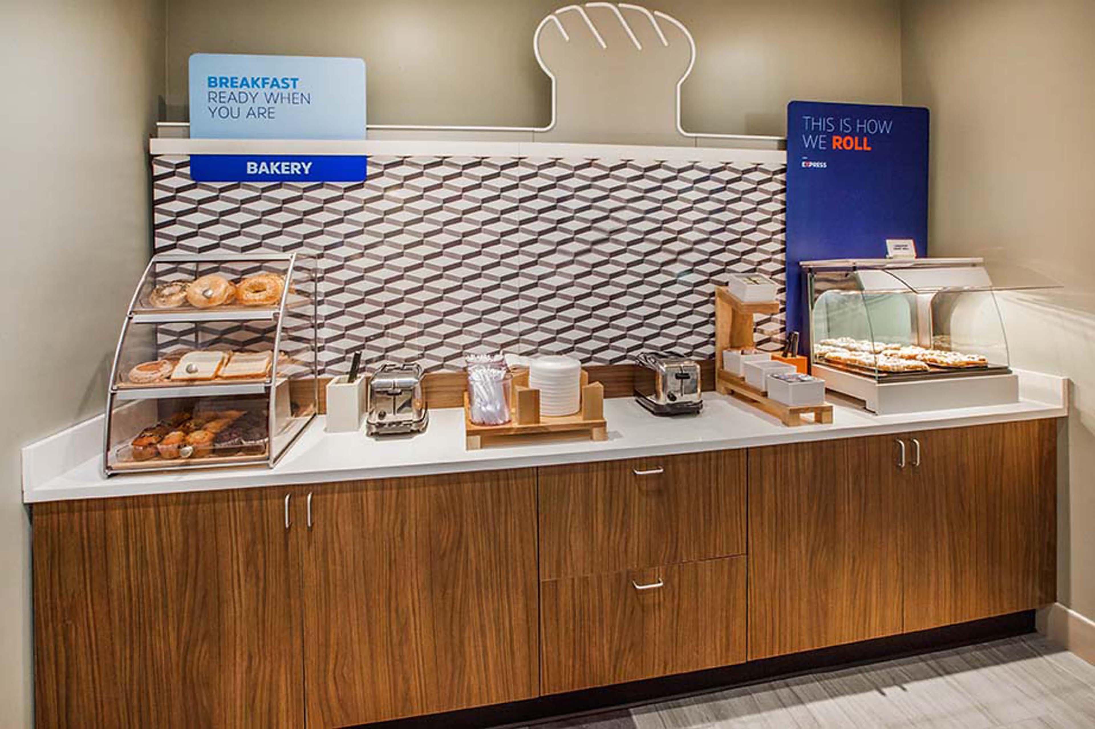 Holiday Inn Express & Suites Salisbury By Ihg Екстер'єр фото